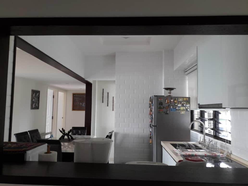 Susie'S Resort Seaview Suites At Sri Sayang Batu Feringgi Exterior foto