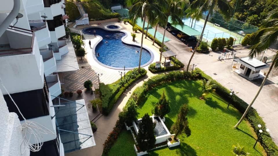 Susie'S Resort Seaview Suites At Sri Sayang Batu Feringgi Exterior foto